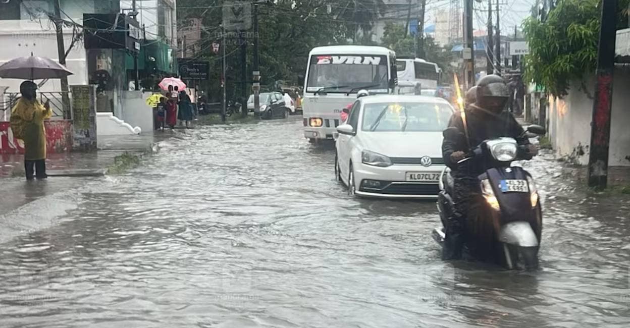 Heavy Rain Batters Kerala Orange Alert In Districts Including Tvm