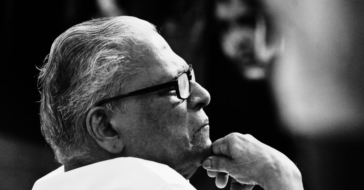 സൂര്യനെല്ലി കേസ്; വി.എസ്. ബാഗ് തുറന്ന് ഒരു ലക്ഷം രൂപ അവളുടെ പപ്പയുടെ കൈയില്‍ കൊടുത്തു, ‘മുത്തശ്ശന്‍ തരുന്നതാണ്, ഇതെന്‍റെ പെന്‍ഷന്‍ കാശ് സൂക്ഷിച്ചു വെച്ചതാണ്…’