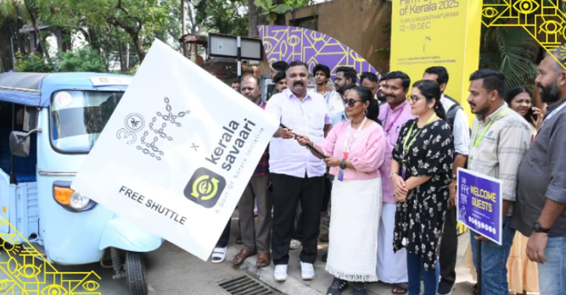 Kerala Chalachithra Academy Vice Chairperson Cuckoo Parameswaran flagging off the service at the IFFK venue. Photo:  IFFK website