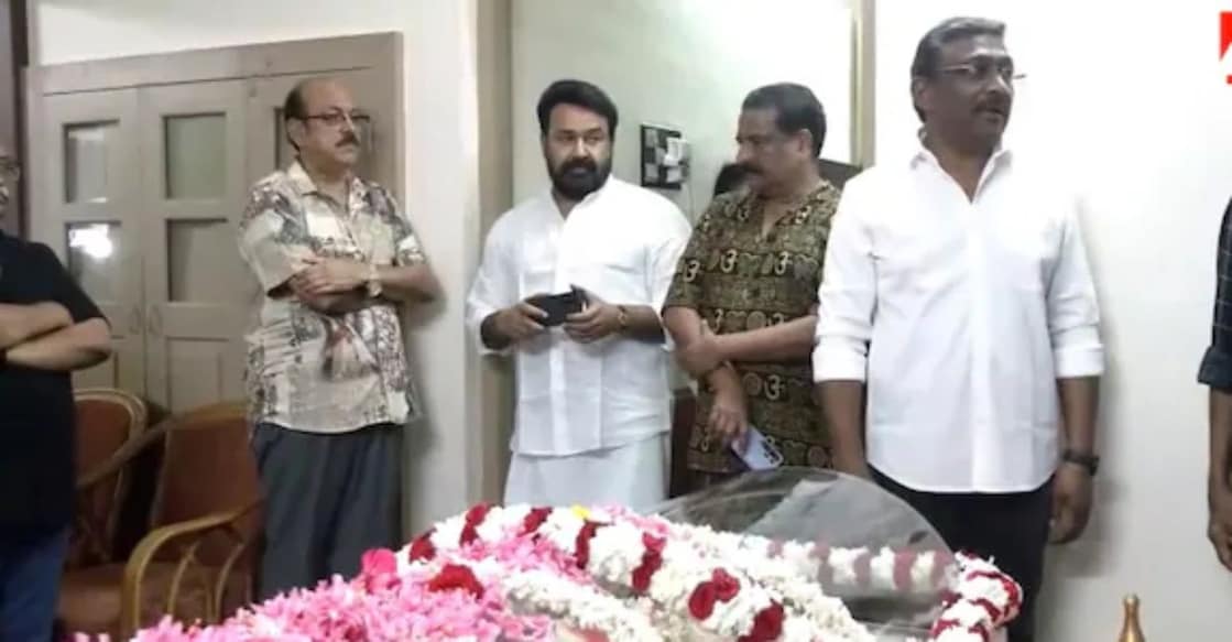 Mohanlal at his residence in Thiruvananthapuram. Photo: Screengrab