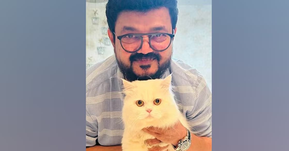 Nadirshah Nadirshah with your cat. Photo: Facebook