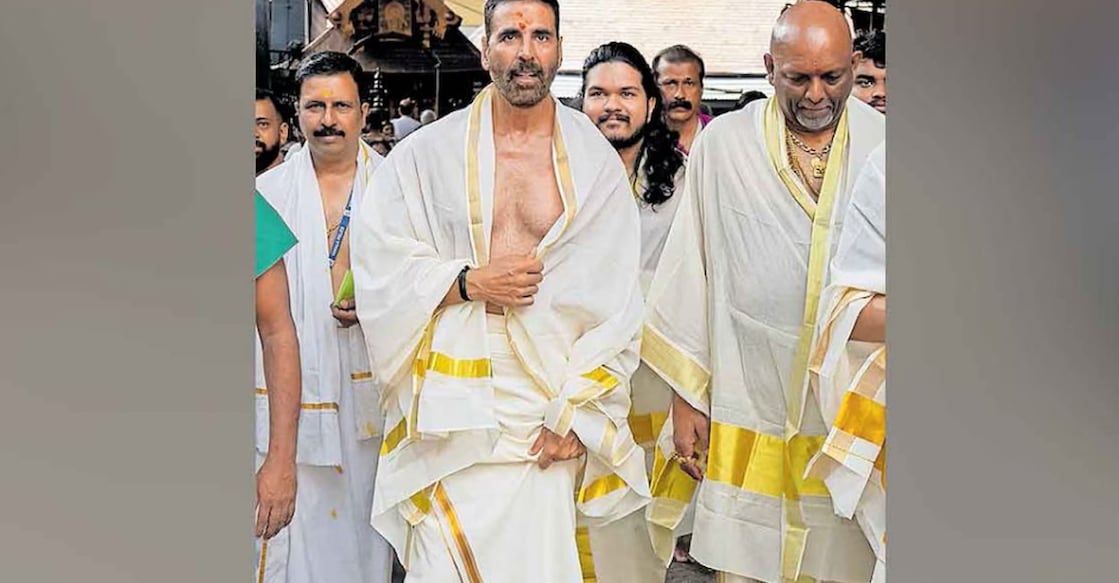Akshay Kumar at Guruvayur temple. Photo: Manoramaonline