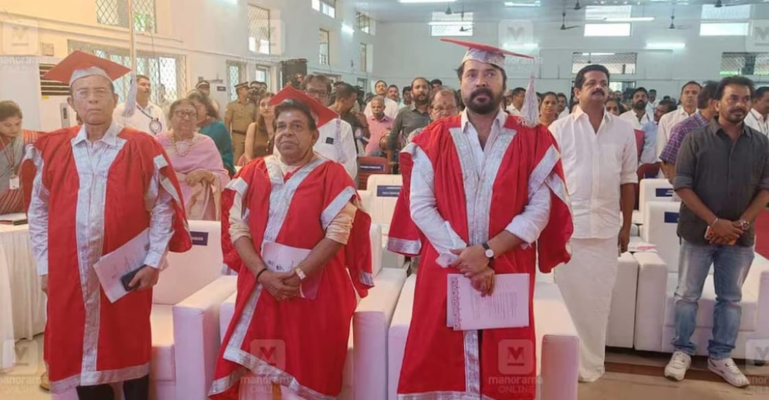 Mammootty attending the ceremony along with nadaswaram maestro Thiruvizha Jayashankar. Photo: Manorama/ Arun John