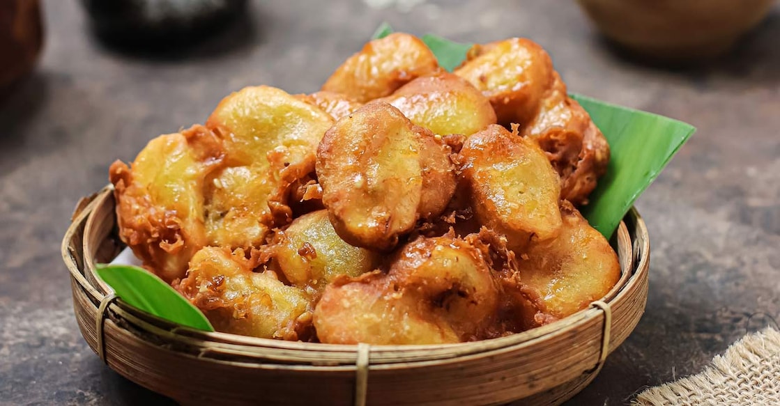Pisang goreng madu, or Indonesian honey fried banana. Photo: Shutterstock/Ary Pranggawan