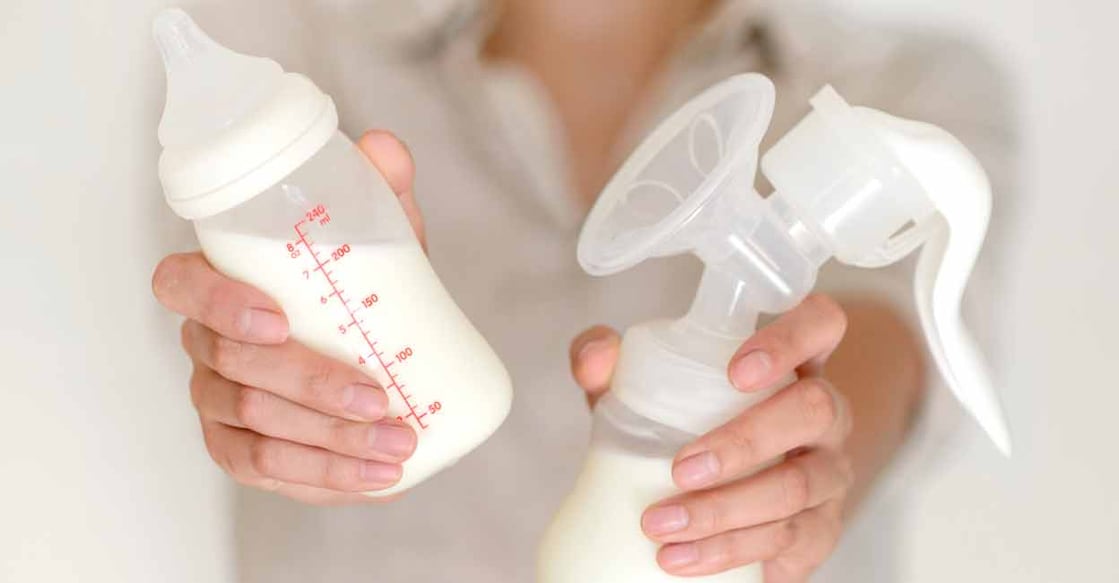 Breast pumps, both manual and electric, offer a practical way for mothers to maintain breastfeeding while working or studying. Photo: iStock