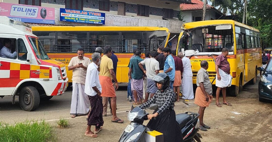 Buses, belonging to St. Philomena’s Public School, Elanji, and SKPS School, Kaduthuruthy, collided head-on while transporting students home at Koothattukulam. Photo: Special Arrangement