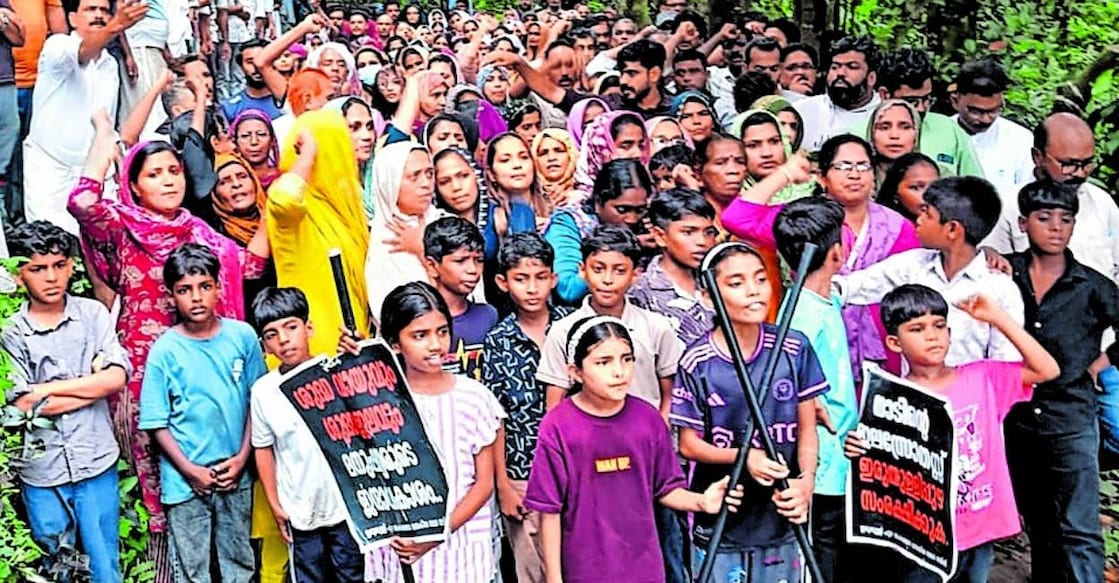 The protests against Fresh Cut. Photo: Manorama News.