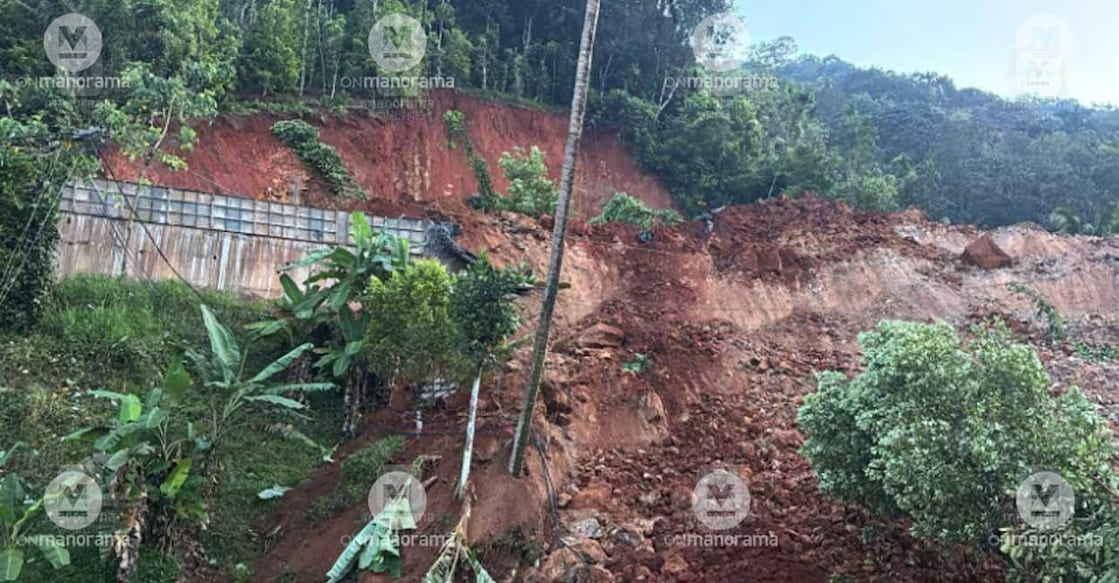 Mudslide hit Unnathi Lakshamveedu colony in Adimaly, Idukki. Photo: Jins Michael/Manorama