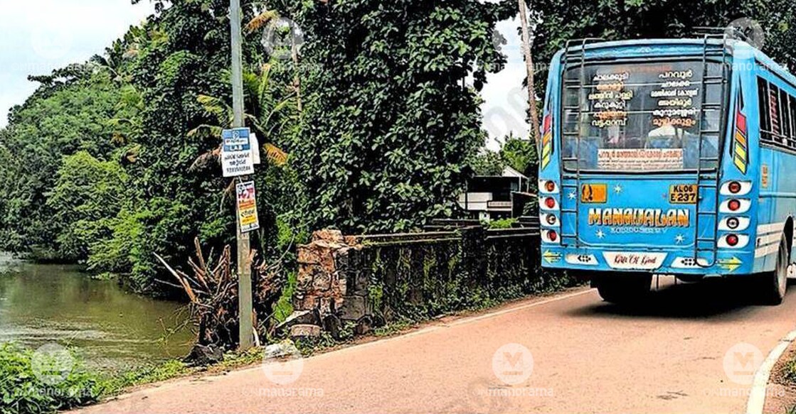 Locals are now demanding not only the urgent reconstruction of the bridge but also proper conservation efforts for the canal to prevent erosion and safeguard nearby homes. Photo: Manorama