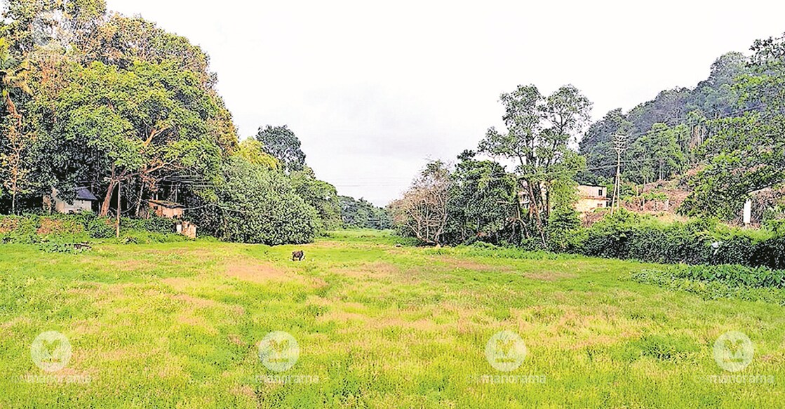 Unused MVIP land near Muttom Village Office proposed for a playground. Photo: Manorama