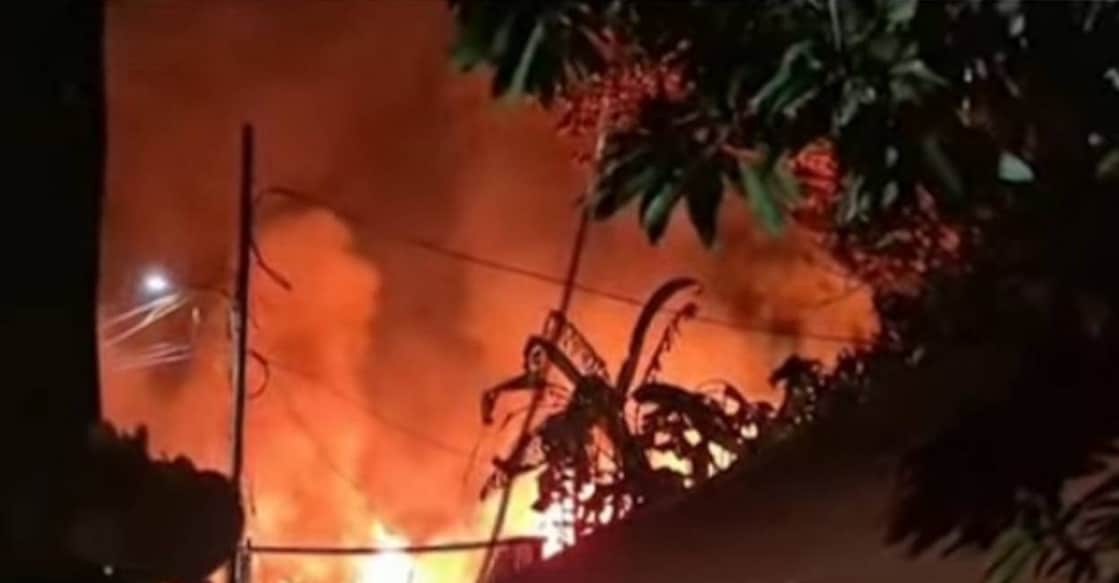 Fire accident in Kollam's Thangassery. Photo: Screengrab/ Manorama news