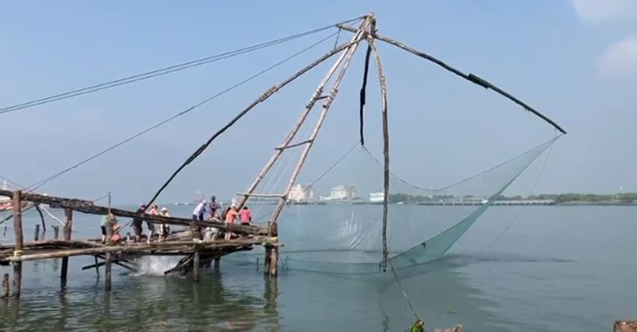 Close shave for German tourists in Fort Kochi after Chinese fishing net platform collapses