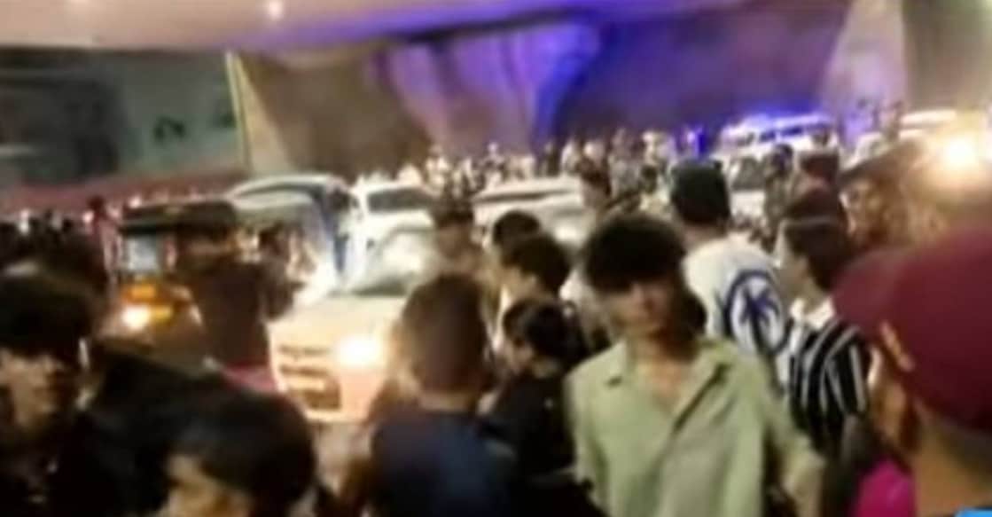 People who arrived to attend Hanan Shah's music concert in Kasasragod. Photo: Screengrab/Manorama News