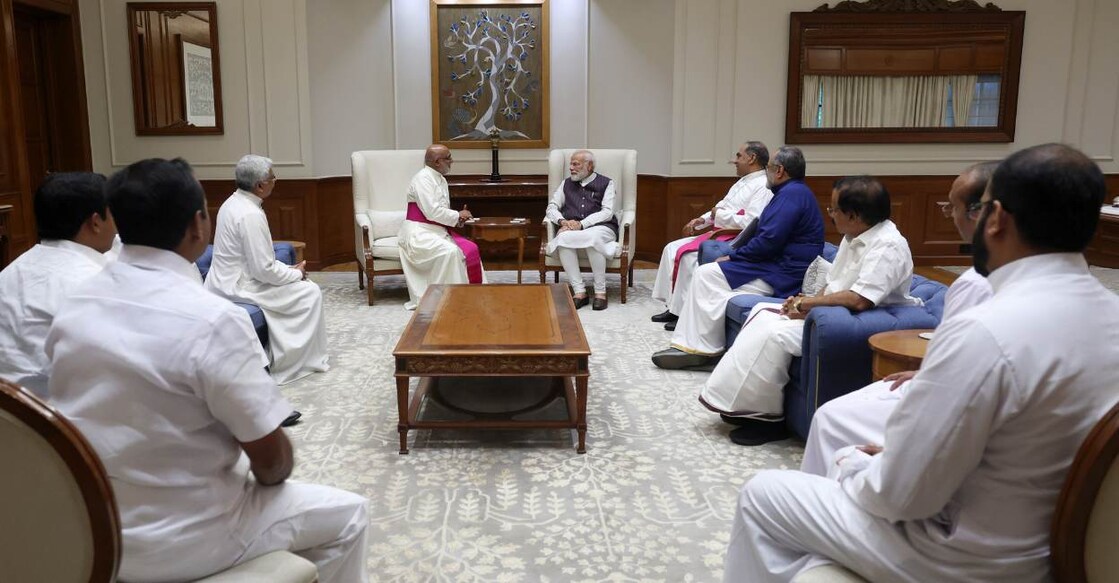 Prime Minister Narendra Modi meets Major Archbishop Mar Raphael Thattil and other senior Church leaders. Photo: X/@narendramodi