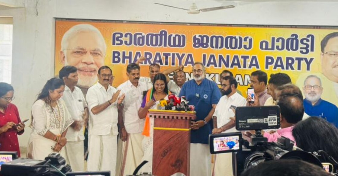 BJP State President Rajeev Chandrasekhar formally announced Dixon's induction at a function held in Kochi. Photo: Special Arrangement.