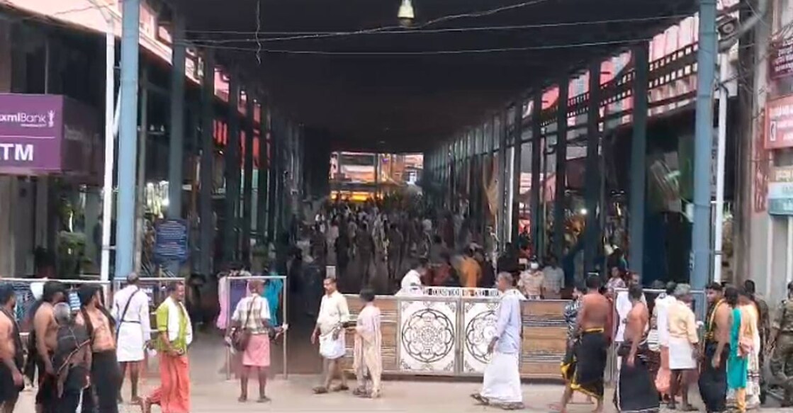 Devotees at the Guruvayur temple. Photo: Special arrangement. 