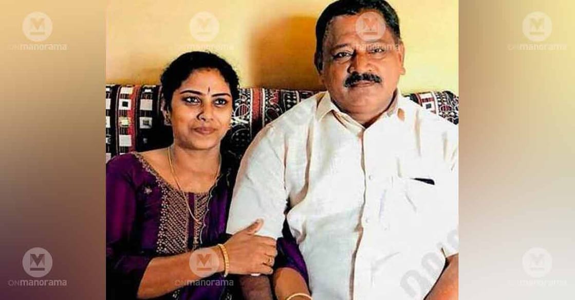 Mandalam president K Udayan ( R), who won from Ward 12 of the Puthukkode panchayat and his wife Jisha Udayan, who was elected from Ward 11. Photo: Special arrangement