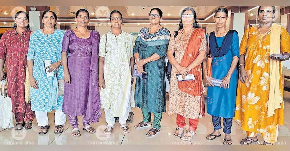 kudumbasree-women-flight