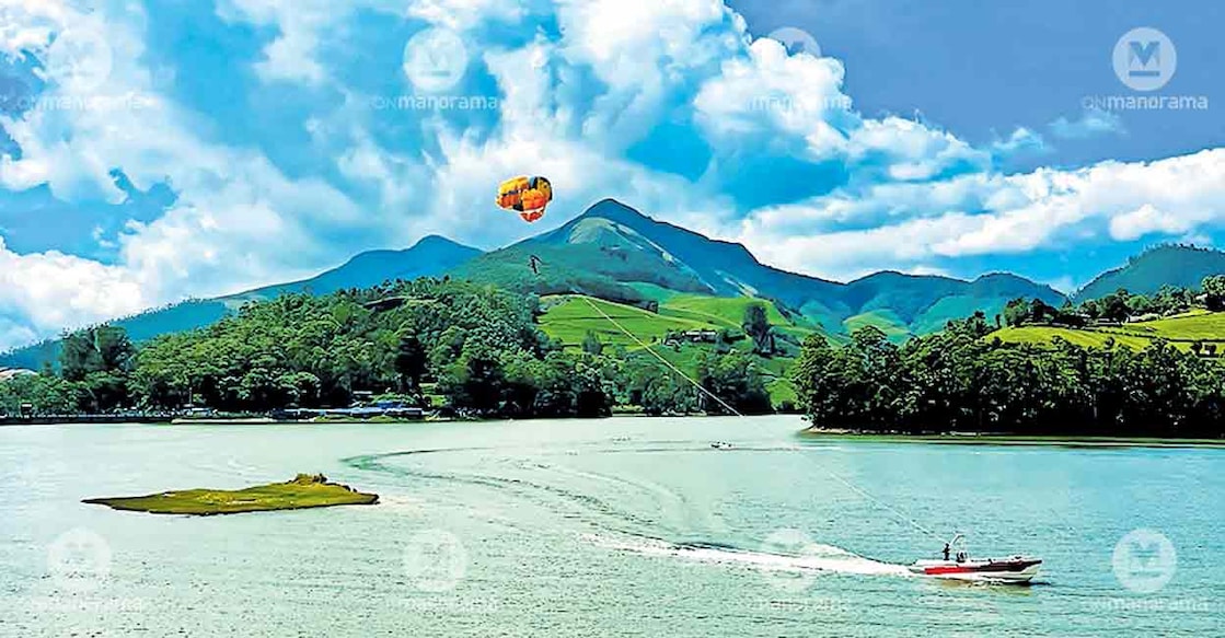 munnar-parasailing