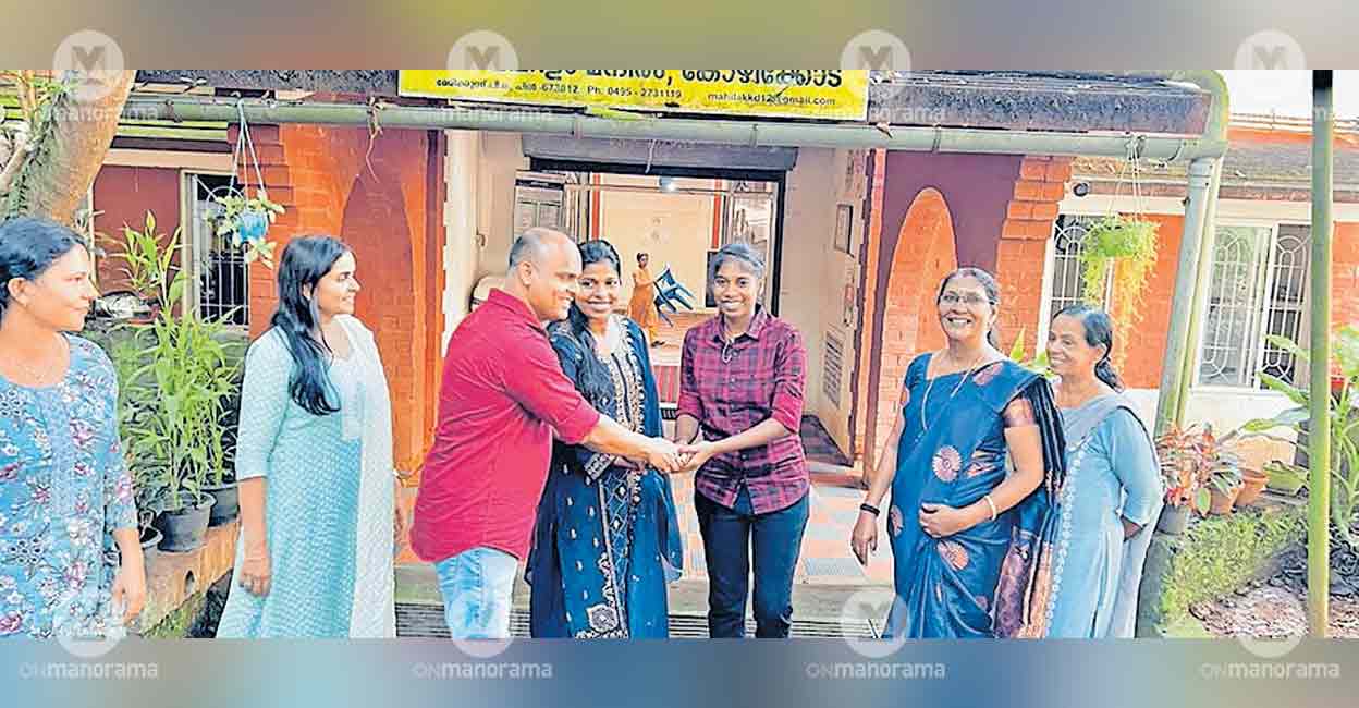 Police Officer in Malappuram Reunites Suhasini with Famil...