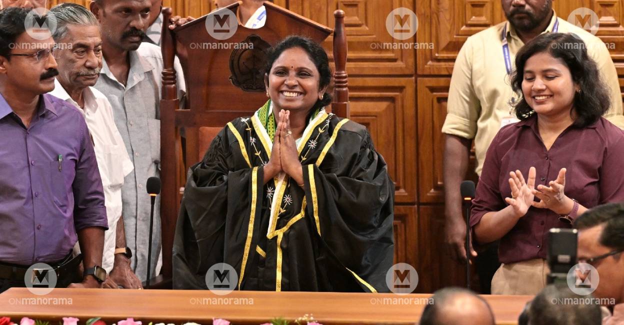 Corruption row disrupts Kochi Corporation council meet; opposition demands Mayor’s resignation