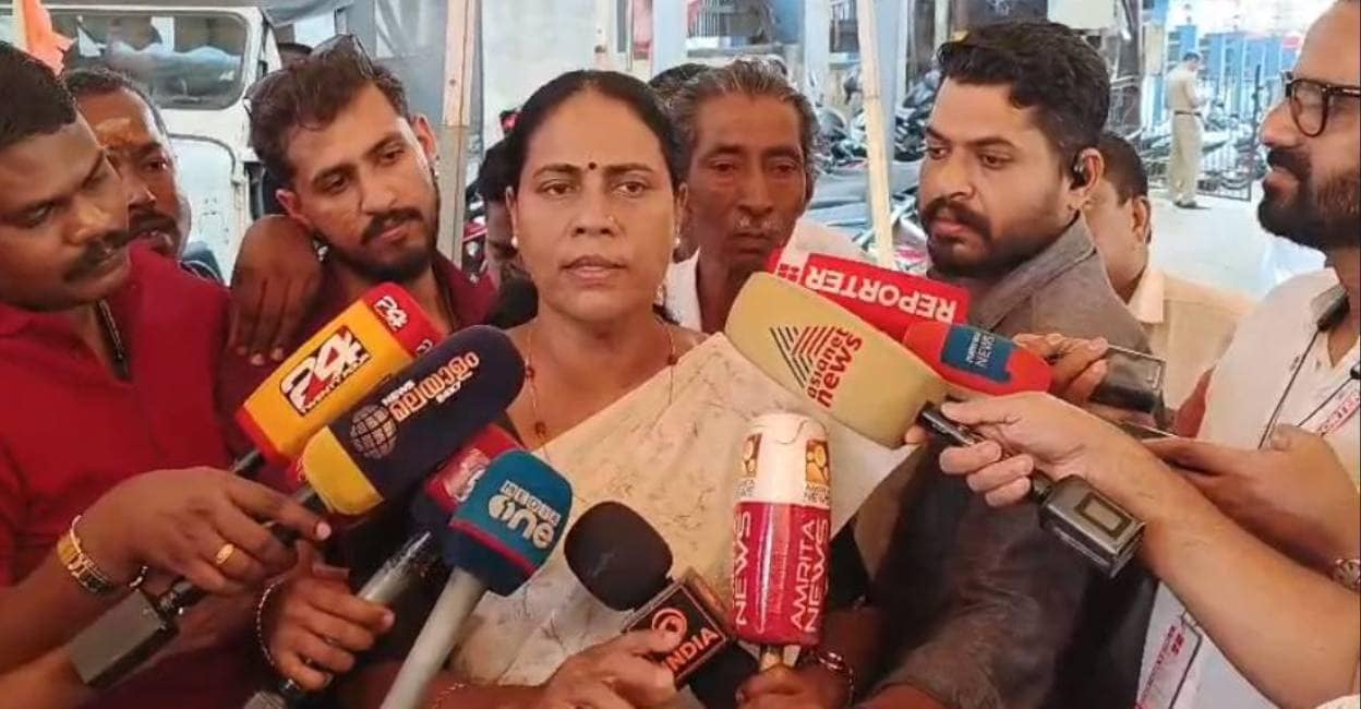 Congress suspends Thrissur councillor over remarks against party leadership