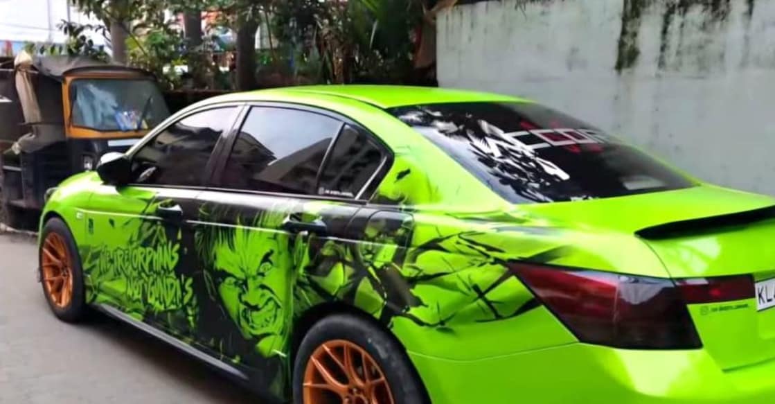 A patrol team from the Ernakulam Central Police Station intercepted a Honda Civic and a Honda Accord. Photo: Special Arrangement