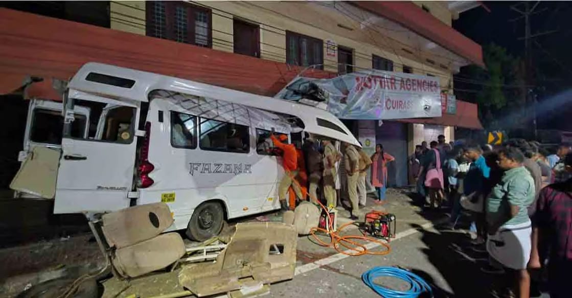 The traveller van carrying Sabarimala pilgrims crashed into a shop at the Ittiyappara Valiyaparambupadi junction. Photo: Manorama