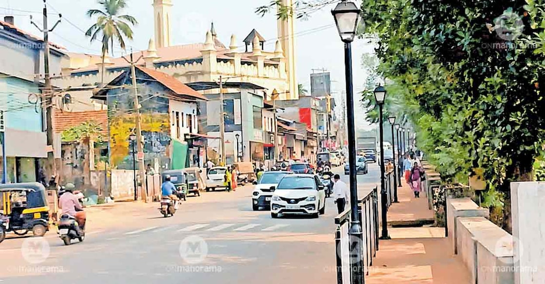 footpath-streetlight