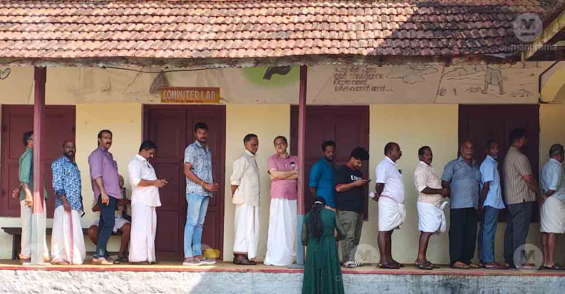 Long queue outside a polling booth in Kerala on December 9, 2025. Photo: Manorama