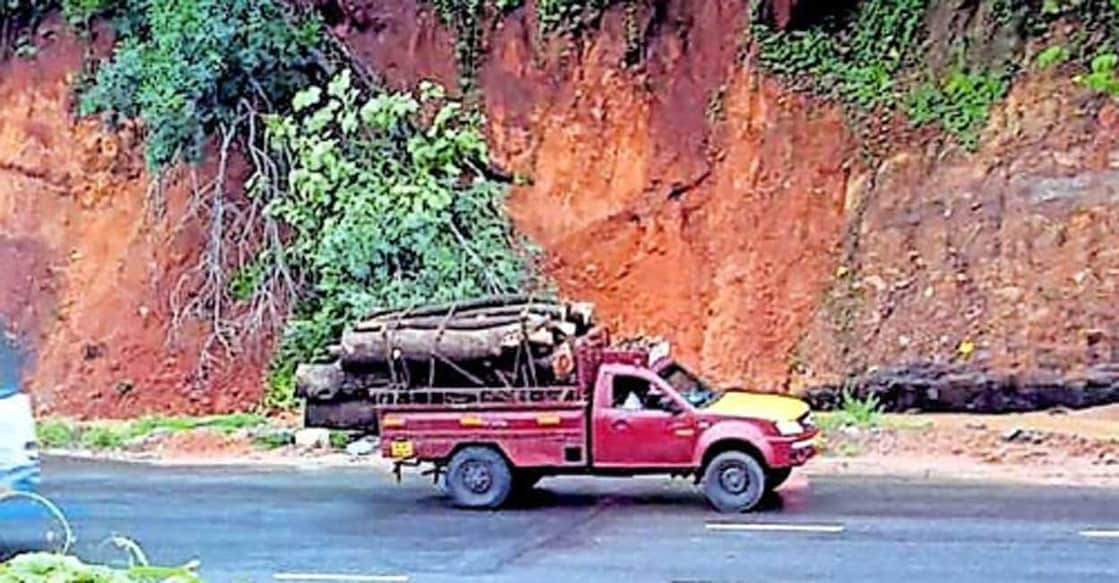 nh-wadakkanchery-c The absence of retaining walls and inadequate drainage systems causing road damage and traffic congestion. Photo: Special arrangement