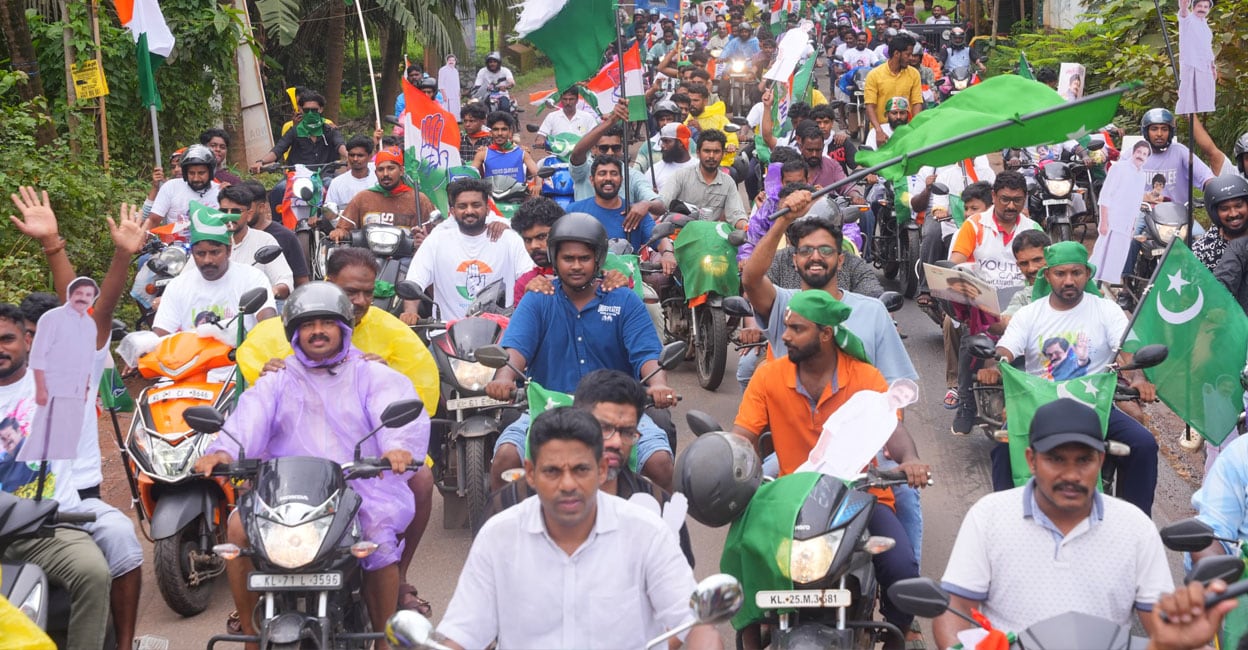 nilambur-poll Supporters from all political parties were seen filling the streets with rallies and slogans. Photo: Manorama