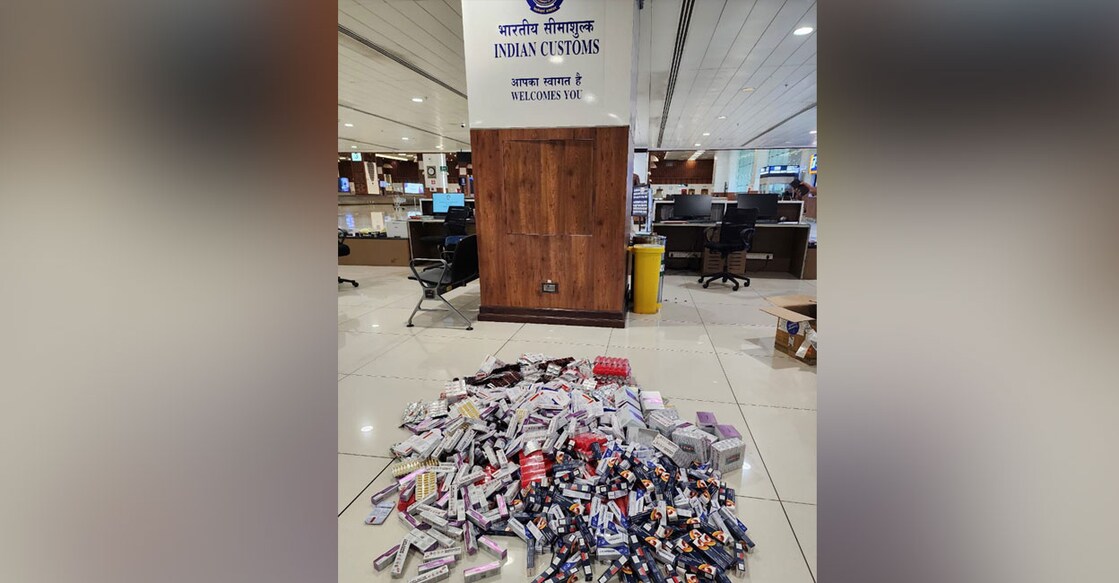  Medicines seized by the Customs from two Maldivians. Photo: Special Arrangement