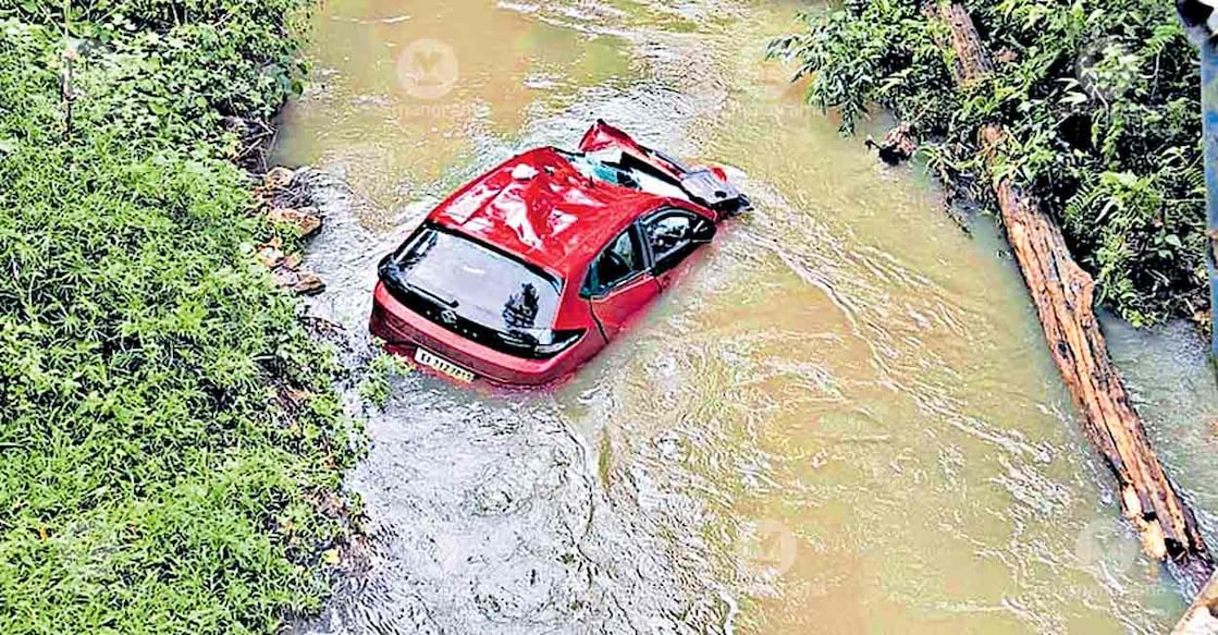 The car that fell into the canal from the Naykatty Bridge. Photo: Special arrangement