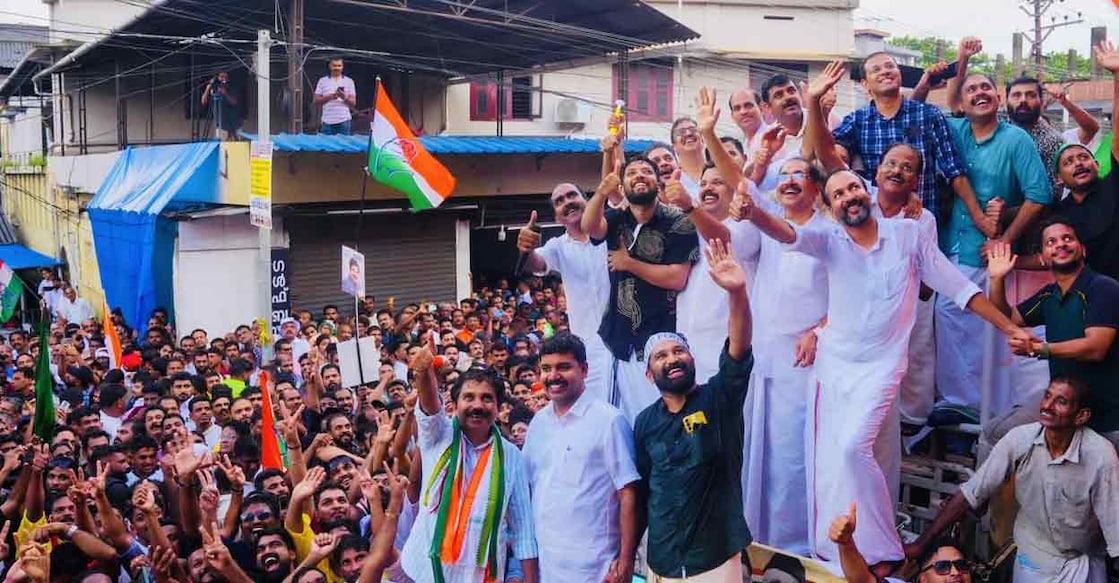 udf-kalashakottu-nilambur UDF candidate Aryadan Shoukath and other Congress leaders during Kalashakottu in Nilambur. Photo: Facebook/Congress Kerala
