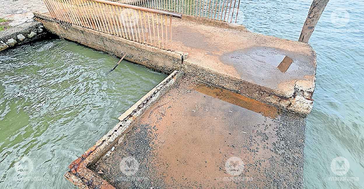 Perungalam Jetty u ruševinama