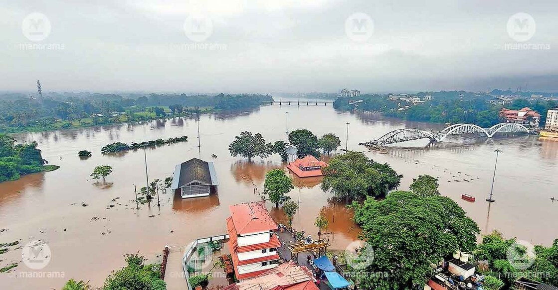 flooded-manappuram-periyar