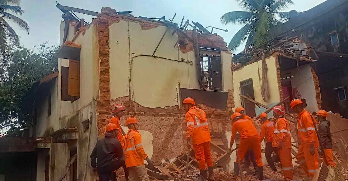 thrissur-building-collapse Two-storey building which collapsed in Thrissur's Kodakara. Photo: Special arrangement