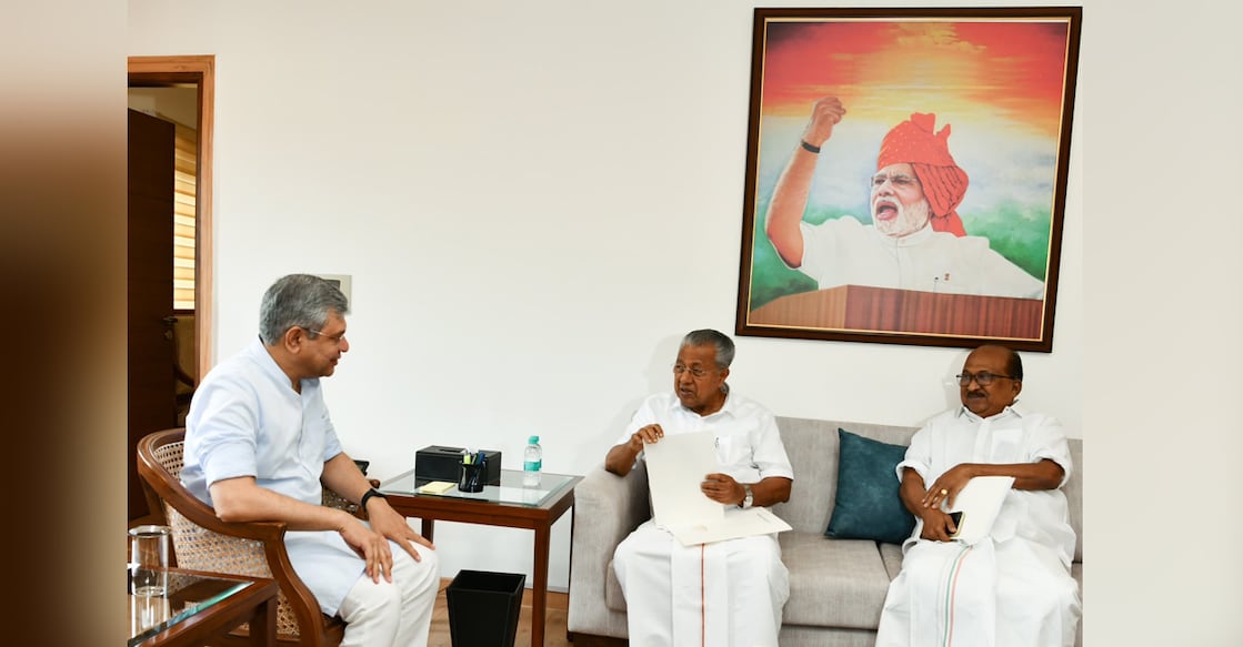 sabari-rail Kerala Chief Minister Pinarayi Vijayan met with Union Railway Minister Ashwini Vaishnaw in New Delhi on Tuesday to discuss several state projects. K V Thomas, the Kerala government's special representative in Delhi, was also present. Photo: X/@Ashwini Vaishnaw