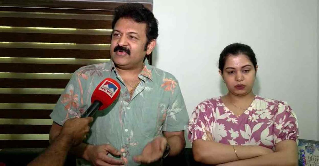 krishna-kumar-diya-ozzy Krishna Kumar with his daughter Diya Krishna. Photo: Manorama News
