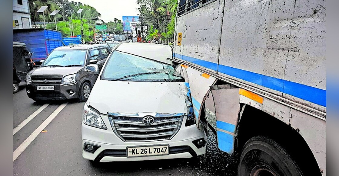 The collision between a car and a KSRTC bus at Nellimoottil Padi junction in Adoor on Monday. Photo: Manorama