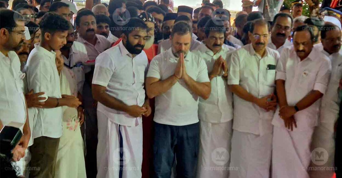 Chandy Oommen, Rahul Gandhi, KC Venugopal, Sunny Joseph, VD Satheesan during Oommen Chandy's memorial in Puthuppally on July 18, 2025. Photo: Manorama