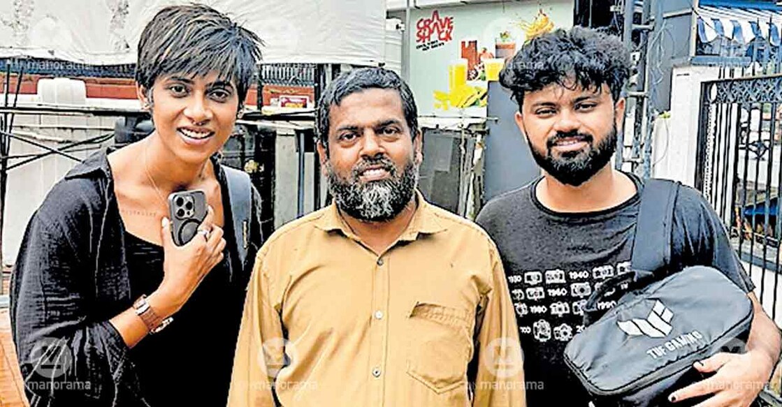 kangana-chakravarthy-crown-theatre