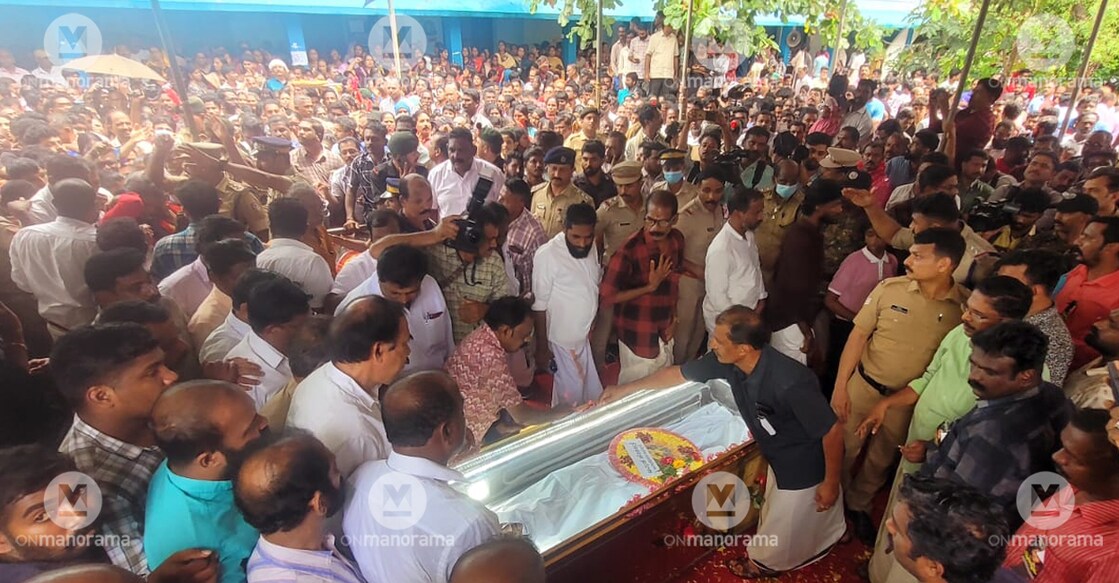 mithun-final-procession-kollam-school