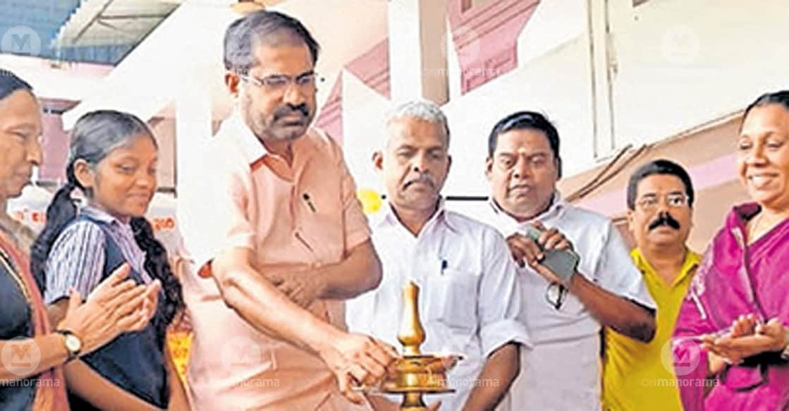 MLA Saneeshkumar Joseph inaugurates the Creative Corner at Government East High School, Chalakkudy. Photo: Special arrangement