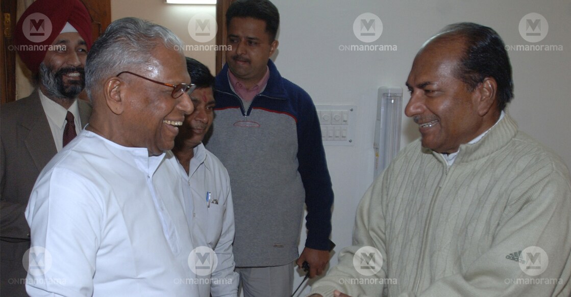 VS Achuthanandan and AK Antony. File Photo: Manorama