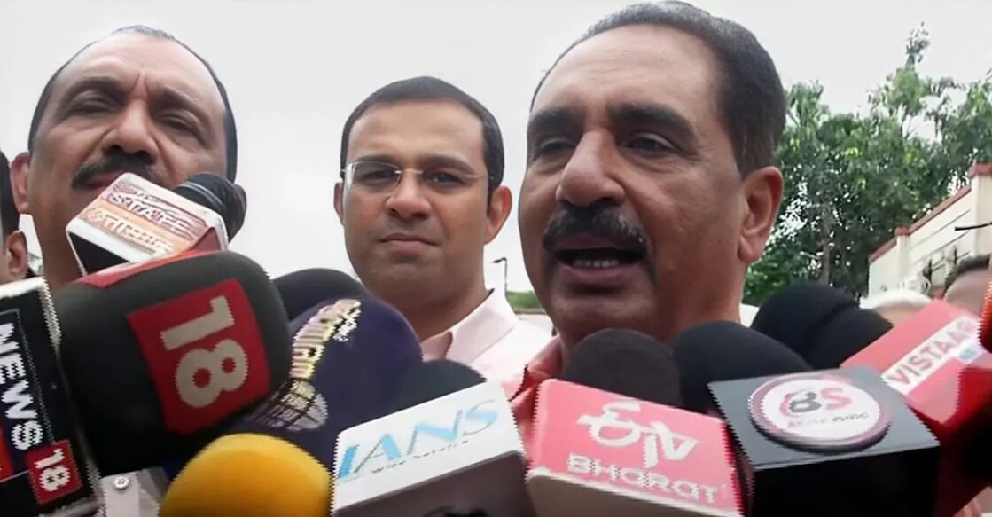 Opposition MPs speaking to reporters outside the Durg jail after meeting the two nuns detained in Chhattisgarh. Photo: Manorama Online