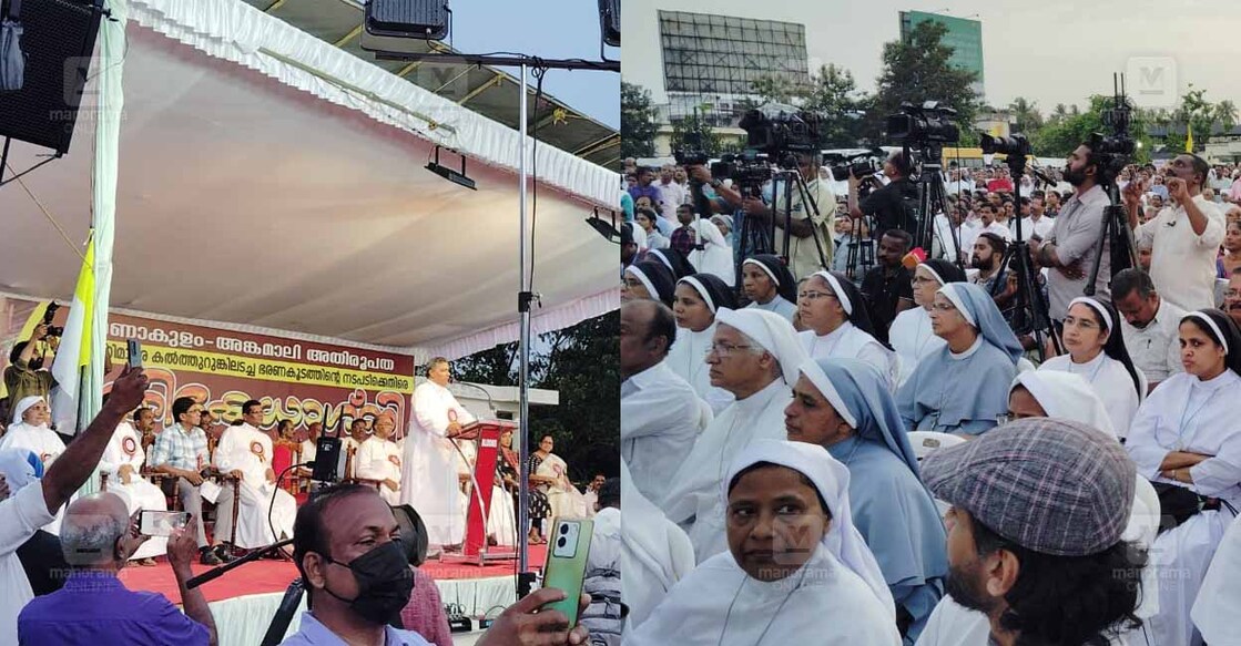 Archbishop Mar Joseph Pamplany inaugurating the protest meeting. Photo: Manorama Online