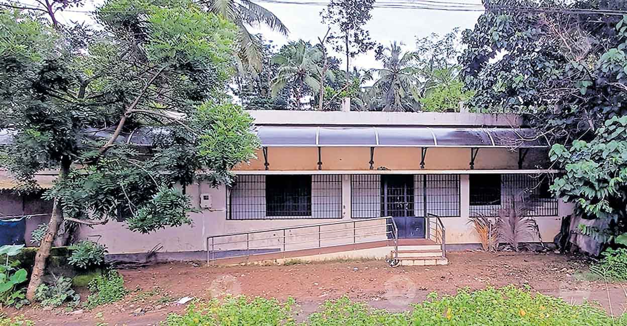 Day home for elderly in Thrissur left abandoned