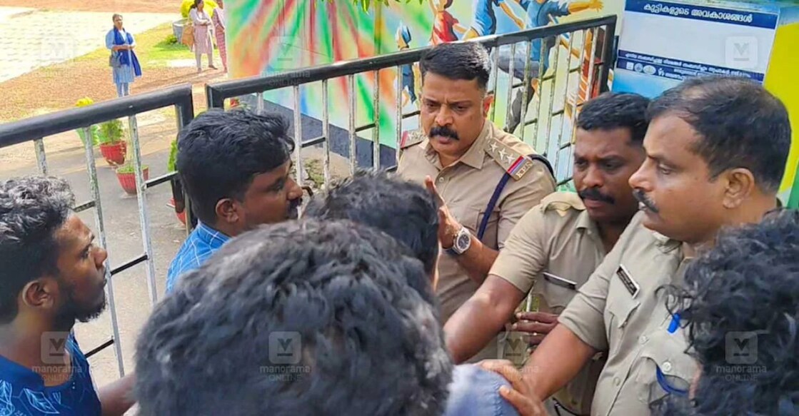 Police at Aruvikkara LP School. Photo: Manorama online.
